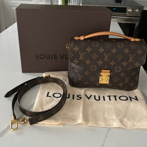 💙SOLD💙Louis Vuitton Pochette Métis - Picture 2 of 8